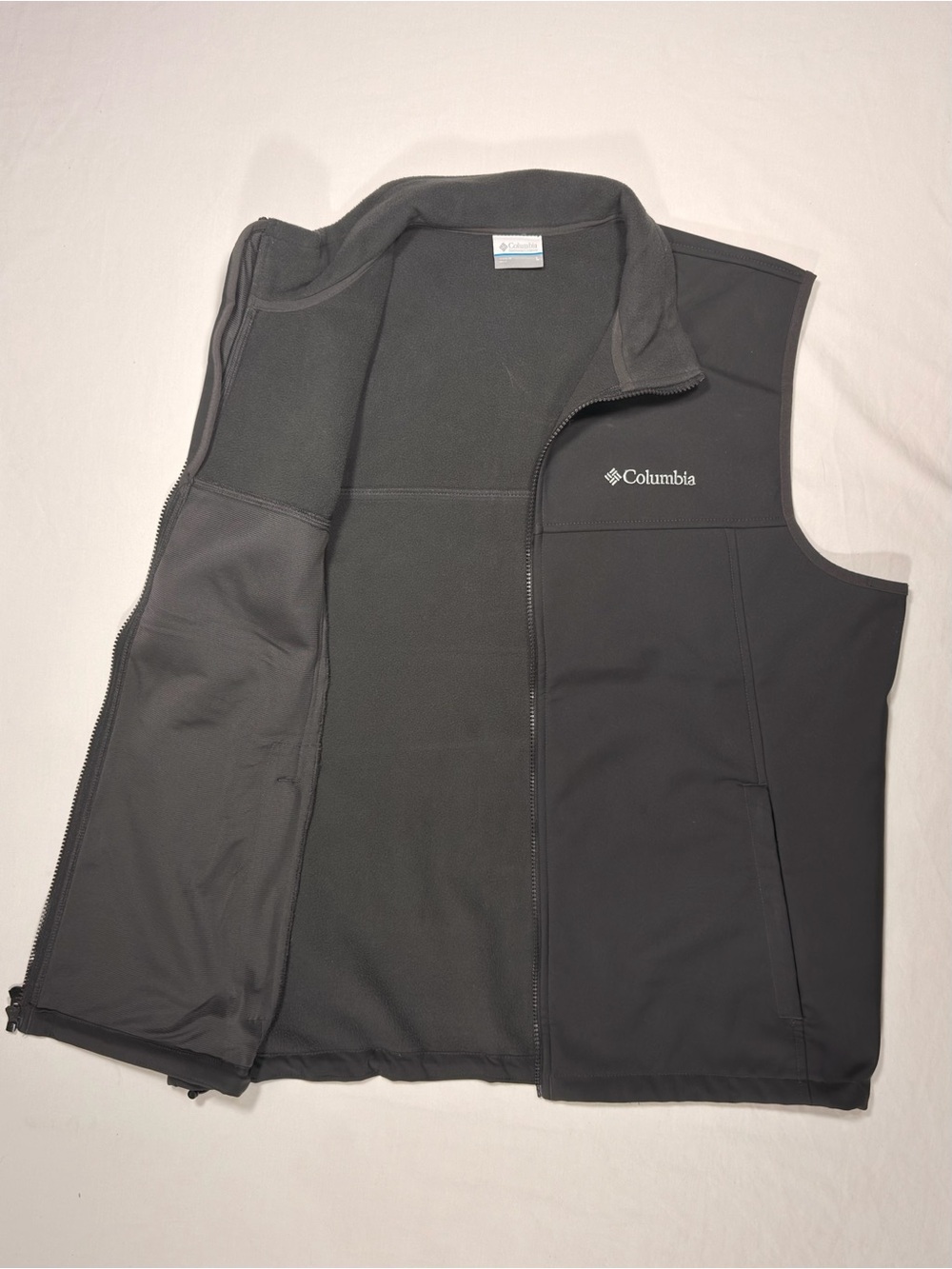 Columbia Men’s Large Gray Softshell Fleece Lined Full Zip Vest